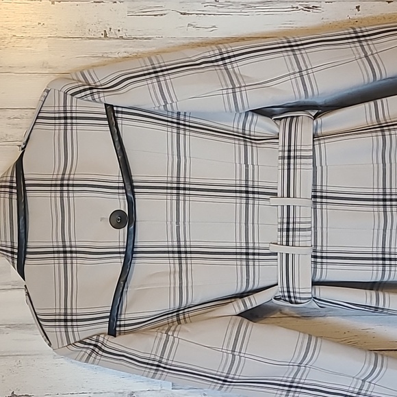 Isaac Mizrahi jacket coat. Size medium - Picture 5 of 9